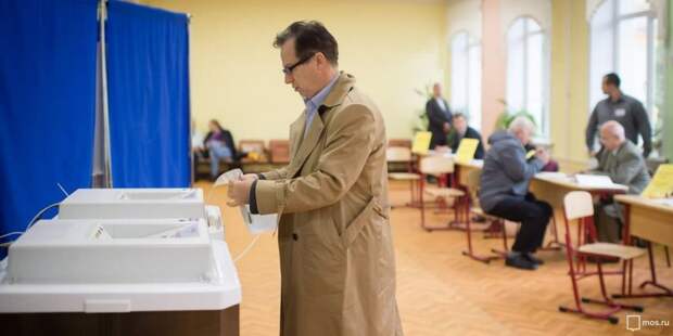 Политолог отметил снижение числа голосующих на дому москвичей в сравнении с 2020 годом. Фото: Е. Самарин mos.ru