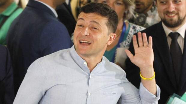 Зеленский упростил получение украинского гражданства для россиян Зеленский упростил получение украинского гражданства для россиян