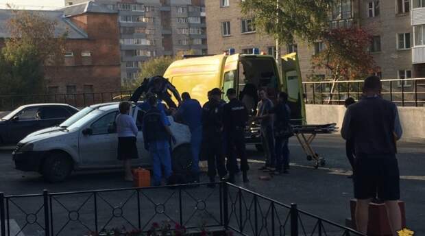 В реанимации, но живой: упавшего с 23-го этажа подростка спасло такси глупость, опасность, падение с высоты, подростки