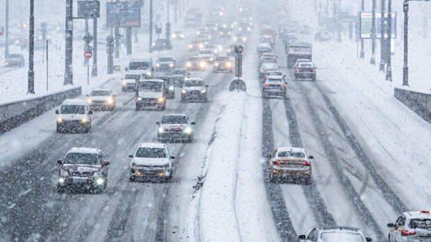 Из-за снегопада в Татарстане ограничили движение автобусов и грузовиков