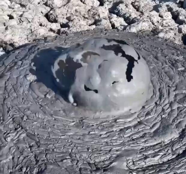 Не надо грязи: на Кубани снова просыпается вулкан