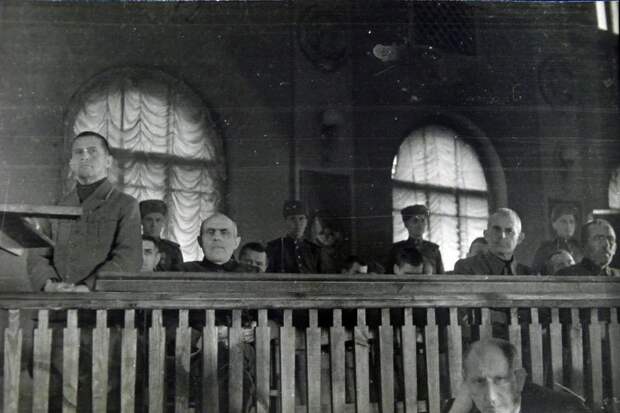Фото 4.jpg На Киевском процессе 1946 г.