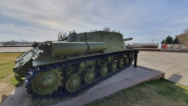 Самоходная артиллерийская установка ИСУ-152