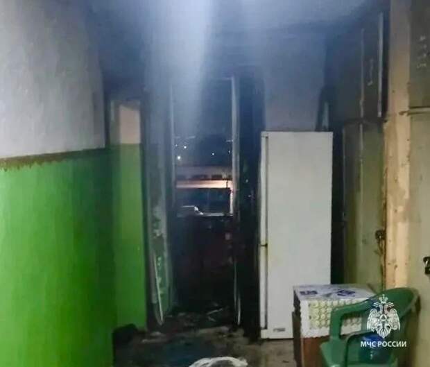 12 человек эвакуировали из горящего общежития в Туле