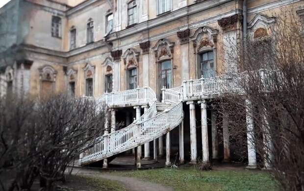 В Петербурге начали проводить капремонт заброшенной усадьбы Демидовых