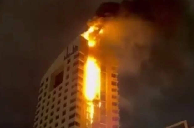 Press TV: в Эль-Кувейте после удара загорелся небоскрёб