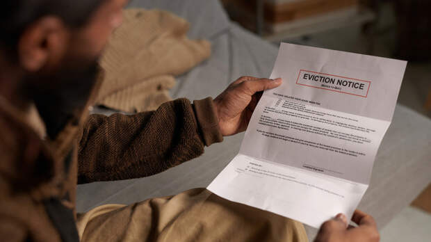 SHOT: российских туристов в ОАЭ выселяют из отелей, несмотря на опасность