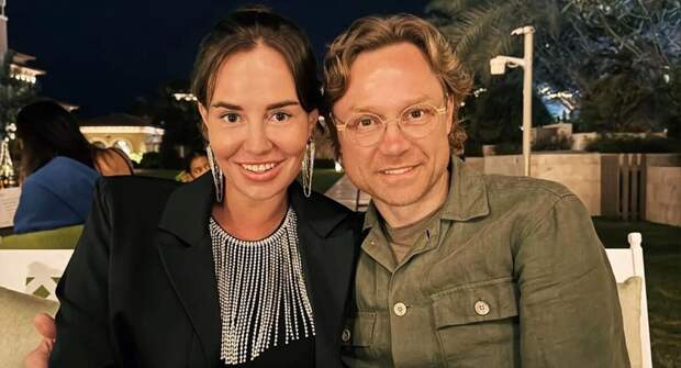 Жена Карпина объявила о беременности: «Наконец-то можем поделиться нашим маленьким большим секретом  . Самый главный подарок к 8 марта сегодня…