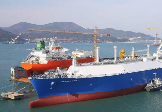 Южная Корея решила сыграть с судьбой. На днях государство решило остановить танкеры с русской нефтью. Русскую нефть транспортировали с «Сахалина-1». Но власти Кореи решили затормозить транзит.