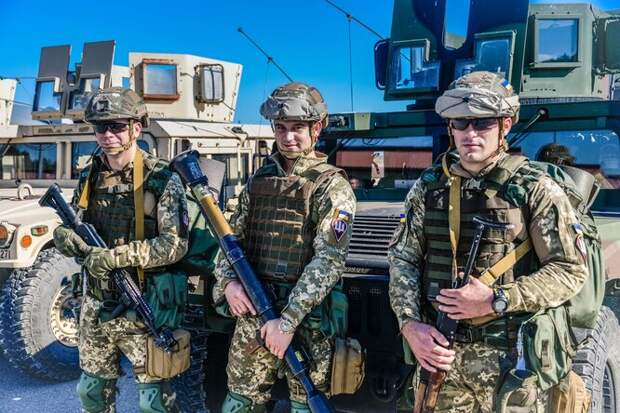 Солдаты Вооруженных сил Украины