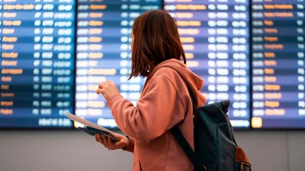 Около 1,5 тыс. туристов из РФ вывезли с Ближнего Востока, еще 2 тыс. вернутся 3 марта, сообщили в АТОР