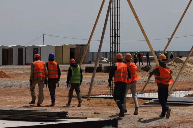 Эксперт из Крыма рассказал о правилах въезда и пребывания иностранных граждан в РФ