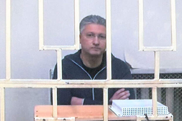 Взятка в миллиард и четыре пакета наград: бывшего замминистра обороны Иванова не отпустили из СИЗО
