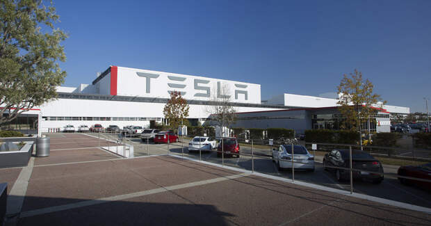 Завод Tesla во Фримонте