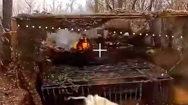 Дроноводы «Рубикона» сожгли украинский танк Т-64 в зоне спецоперации