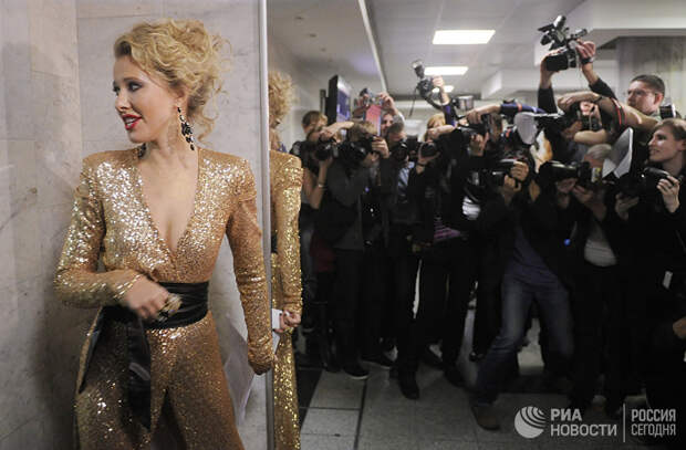 Телеведущая Ксения Собчак присутствует в Государственном Кремлевском Дворце перед началом церемонии вручения музыкальной премии Золотой граммофон