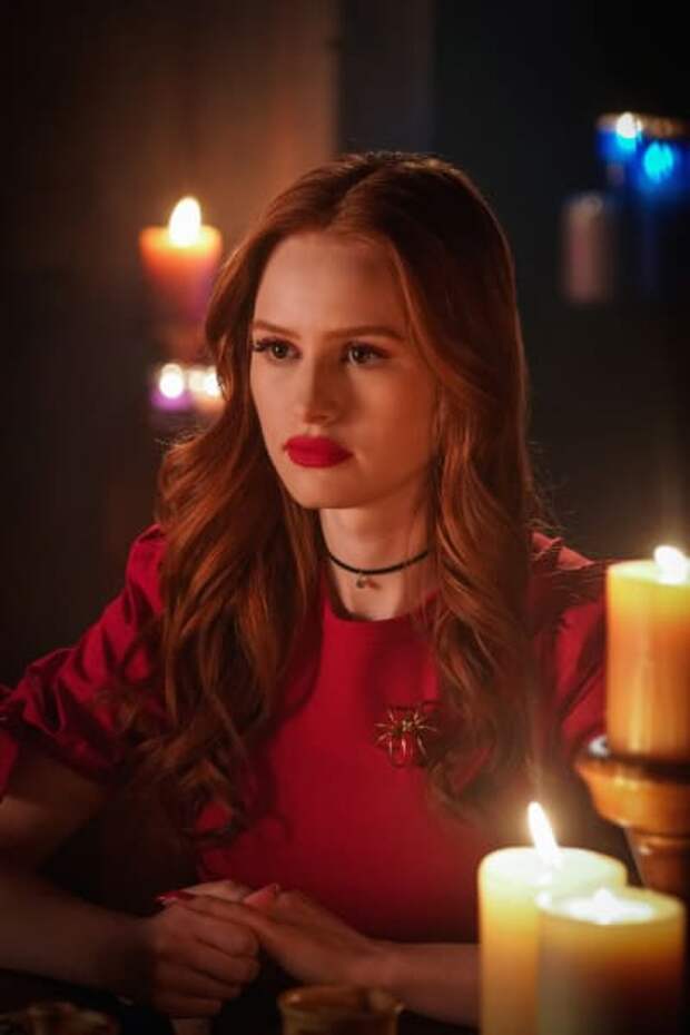 Cheryl's New Friends - Riverdale Season 3 Episode 17