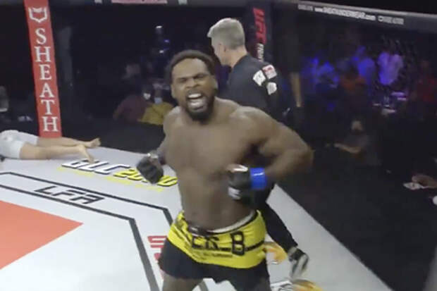 Боец MMA финишировал оппонента за 18 секунд