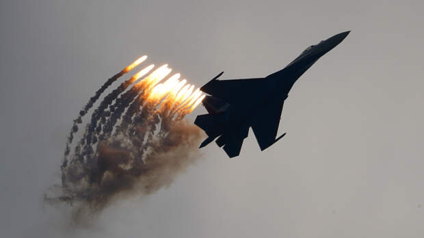 Истребитель Су-35С провел ночное боевое дежурство. Лучшее видео из зоны СВО