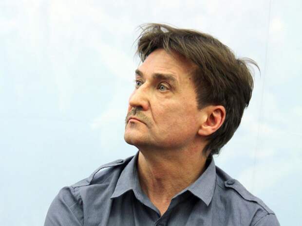 В Москве прощаются с режиссером Юрием Бутусовым, который утонул во время отдыха: репортаж из Театра Пушкина