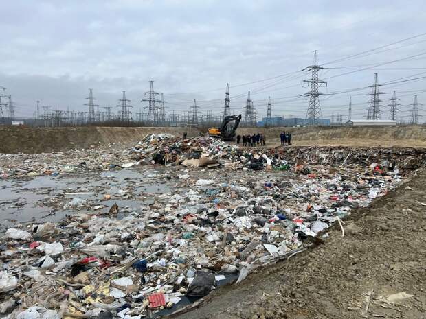 Слой грунта скрывал захоронения отходов в поселке Новосергиевка в Ленобласти