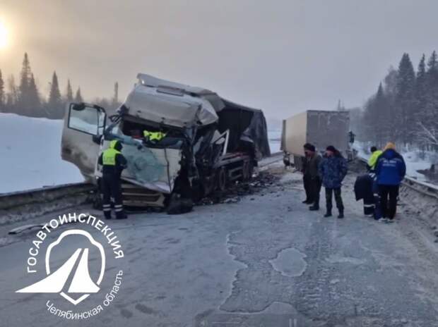 Три фуры столкнулись на М5 в Челябинской области, есть пострадавшие