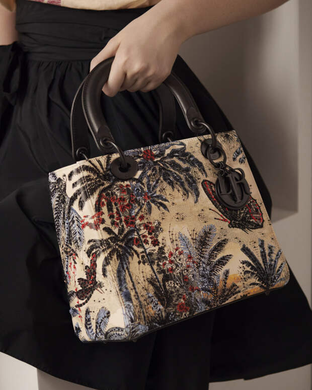 Самые желанные сумки Dior из коллекции осень-зима 2019-2020