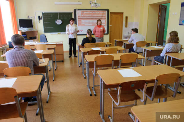 Коронавирус: последние новости 13 мая. 100-летняя россиянка вылечилась от COVID-19, ЕГЭ перенесли, на Урале открываются рестораны