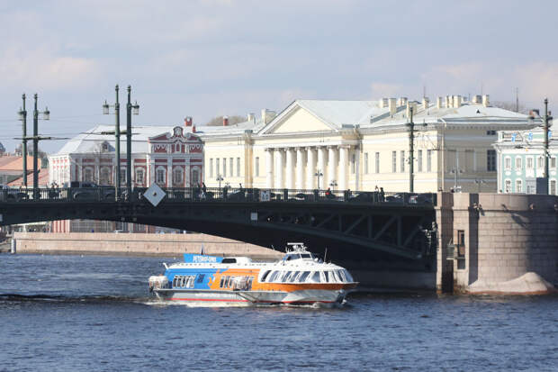Петербург презентует туристические возможности в городах Китая