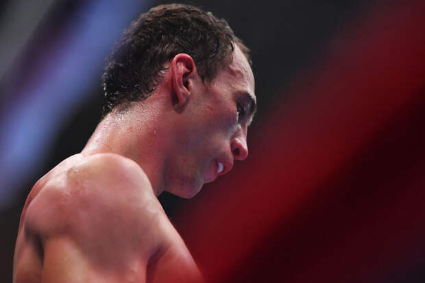 Российский боксер Силягин проиграл Иглесиасу в бою за титул чемпиона мира IBF