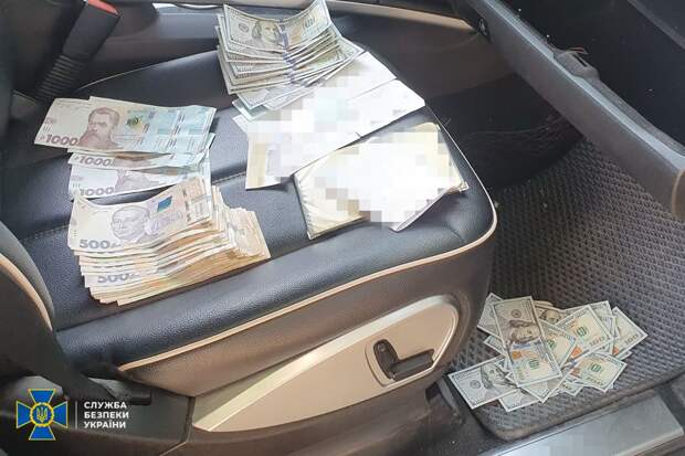 На Украине появляются все новые схемы, позволяющие мужчинам избежать принудительной мобилизации и выехать за...