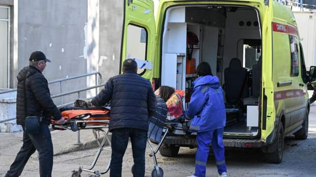 Врач Кондрахин посоветовал вызывать скорую при «синдроме праздничного сердца»