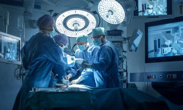 Не только в почках: мужчина вырастил 2-сантиметровый камень в слюнной железе