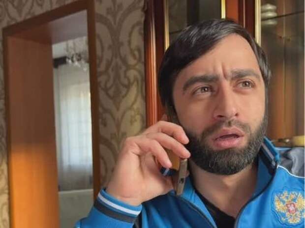 Звезда «Даешь молодежь!» Аслан Бижоев работает в пункте выдачи «Вайлдберриз»