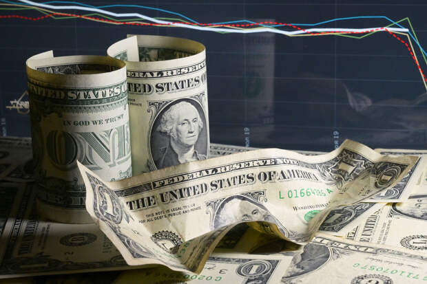 Финансист Бабин: курс доллара может опуститься ниже 90,7 рубля на будущей неделе