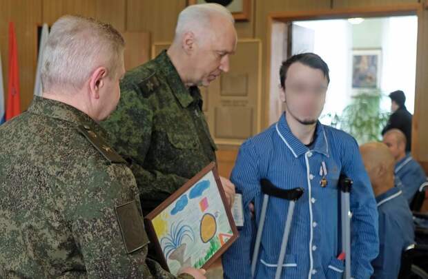 Александр Бастрыкин посетил Госпиталь для ветеранов войн в Санкт-Петербурге