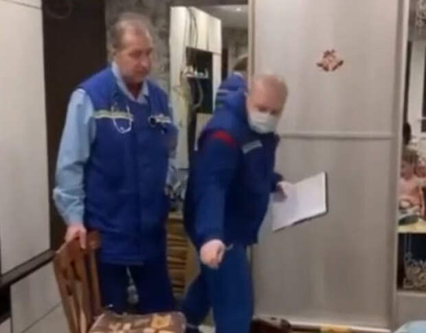 Яжемать набросилась на сотрудников скорой и огребла в соцсетях Яжемать набросилась на сотрудников скорой и огребла в соцсетях
