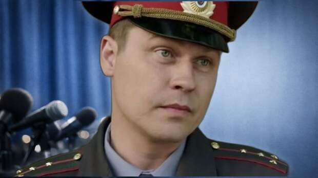 От грузчика до звезды за 49 лет: как Денис Рожков «спокойно» пережил оглушительную славу и нашел единственную любовь в 18-летней Ирине