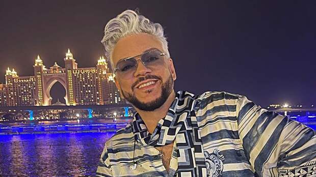 Киркоров на голый торс надел джерси «Ак Барса» во время концерта в Казани: «Теперь придется ездить на матчи»