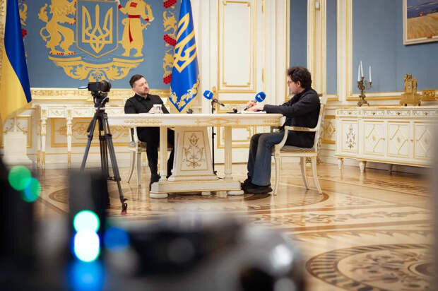 Зеленский снова поднял тему размещения на Украине военных баз США и Европы