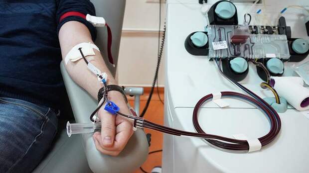 Российские военные прошли процедуру сдачи донорской кровив Мариуполе