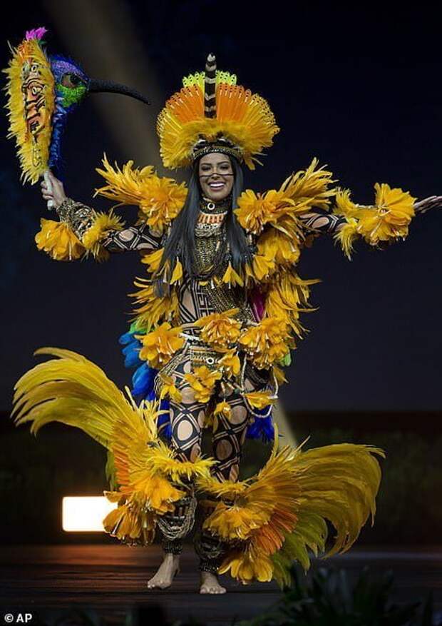 Мисс Бразилия - дождевой лес Амазонки ynews, конкурс костюмов, конкурс красоты, красивые девушки, мисс вселенная, мисс вселенная 2018, национальные костюмы, участницы