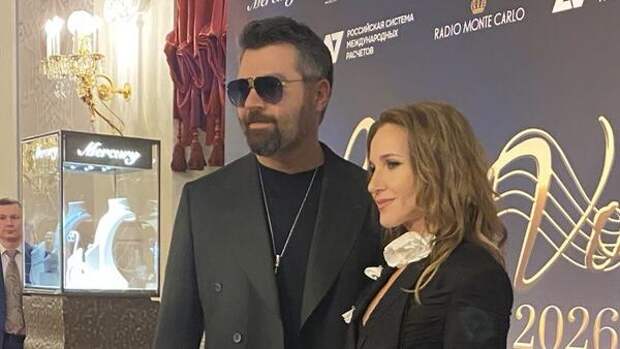 Чумаков объяснил, зачем прижимался к блондинке в клубе: «Обыденная вещь»