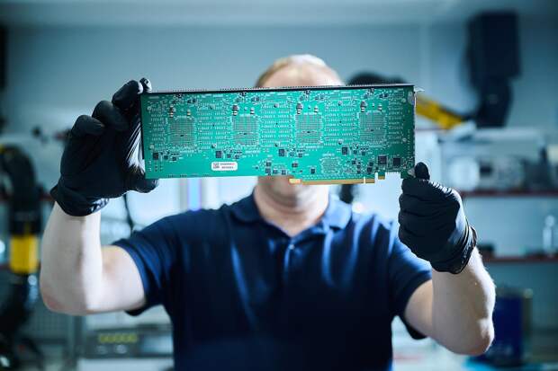 В Москве показали первый российский ускоритель для ИИ на собственном микропроцессоре