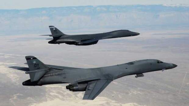 Два ракетоносца США B-1B Lancer сымитировали удары по Калининградской области