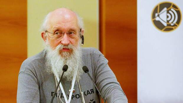 «Гениям надо отходить»: Вассерман призвал Пугачеву и Киркорова уходить со сцены