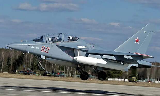 На закрывшейся на днях выставке «Армия-2024» ОАК представила модернизированную версию самолета Як-130.