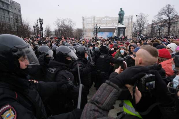 ОППОЗИЦИОННЫЙ ВОПРОС В РОССИИ: ПАТРИОТИЗМОМ ПО КОМПРАДОРСТВУ