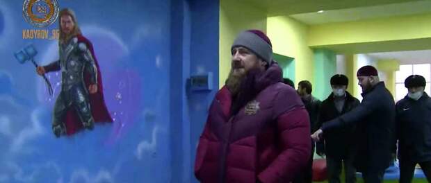 Кадыров потребовал убрать голливудских героев с детской площадки