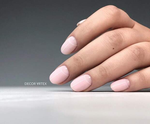 Стильный осенний маникюр на не слишком длинные ногти. Вдохновляйтесь!